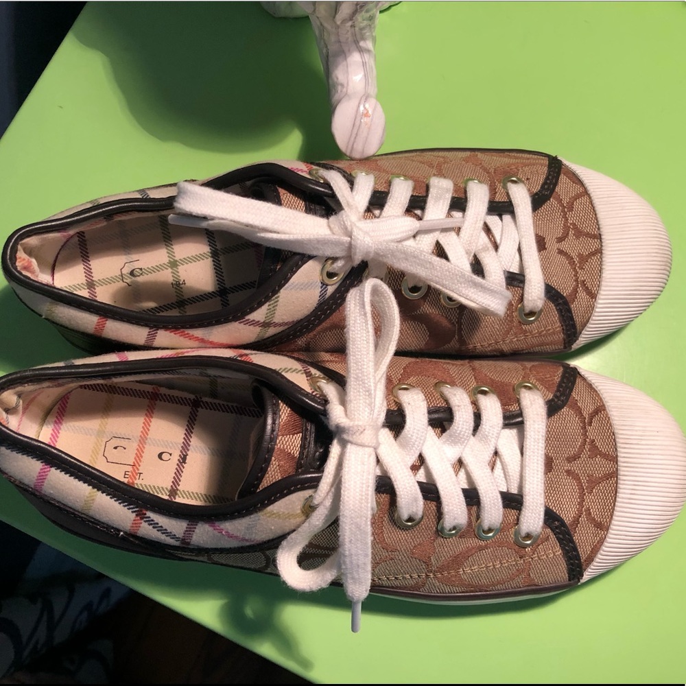 Coach Sneaker - Picture 2 of 2